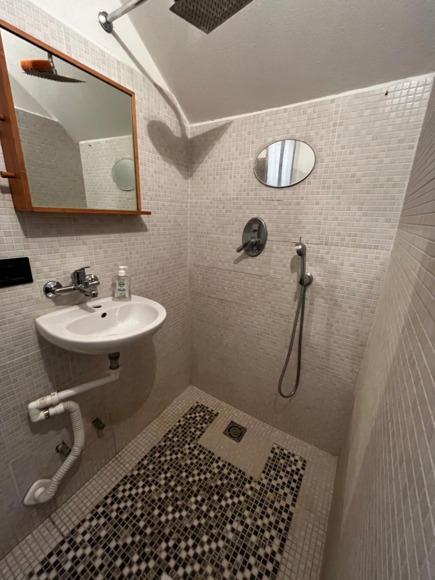 Camera Con Bagno Mirjana Cislago Eksteriør billede